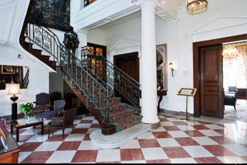 Château De La Motte Fenelon Kamerrijk Buitenkant foto
